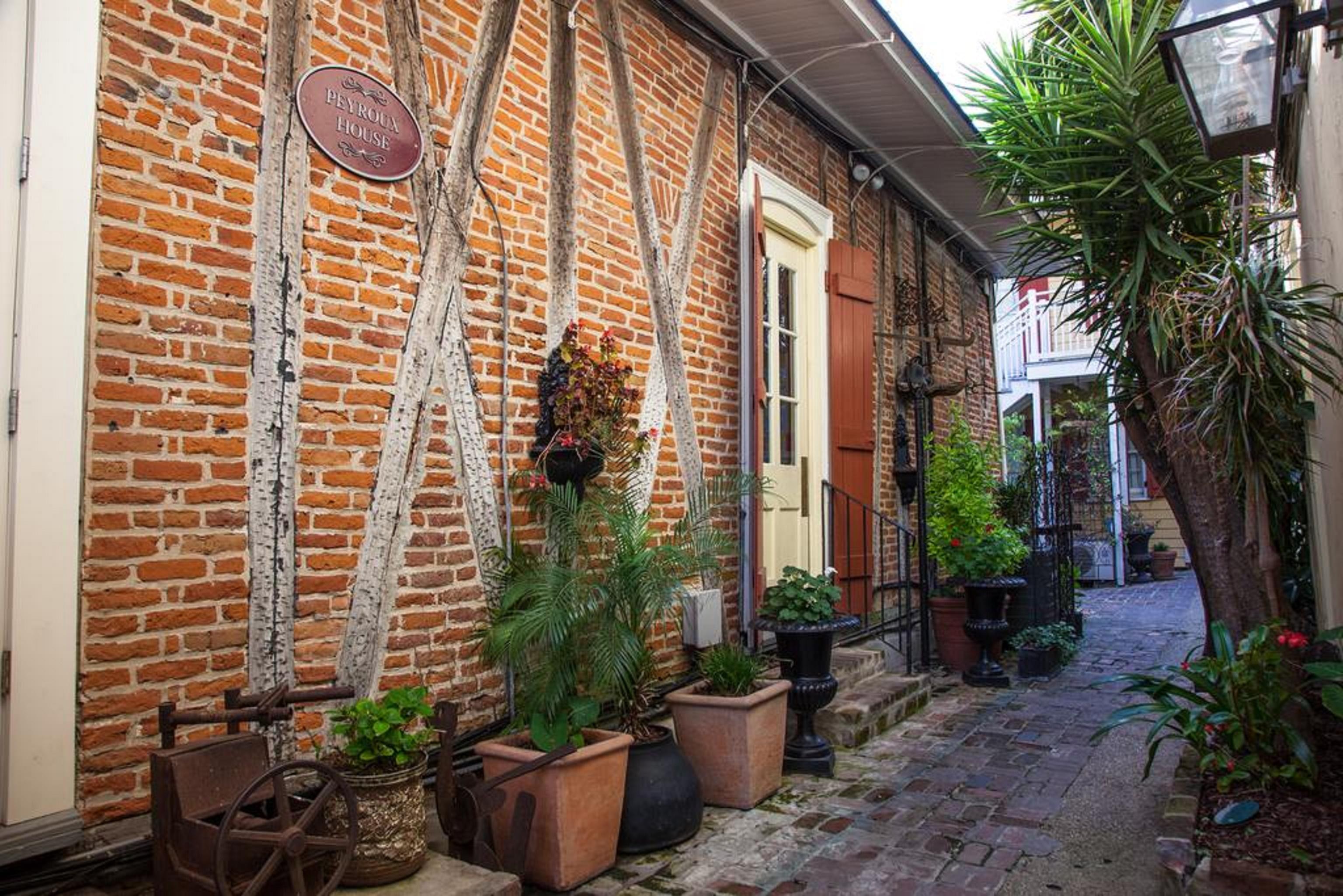 Hotel St. Pierre French Quarter New Orleans Exteriör bild